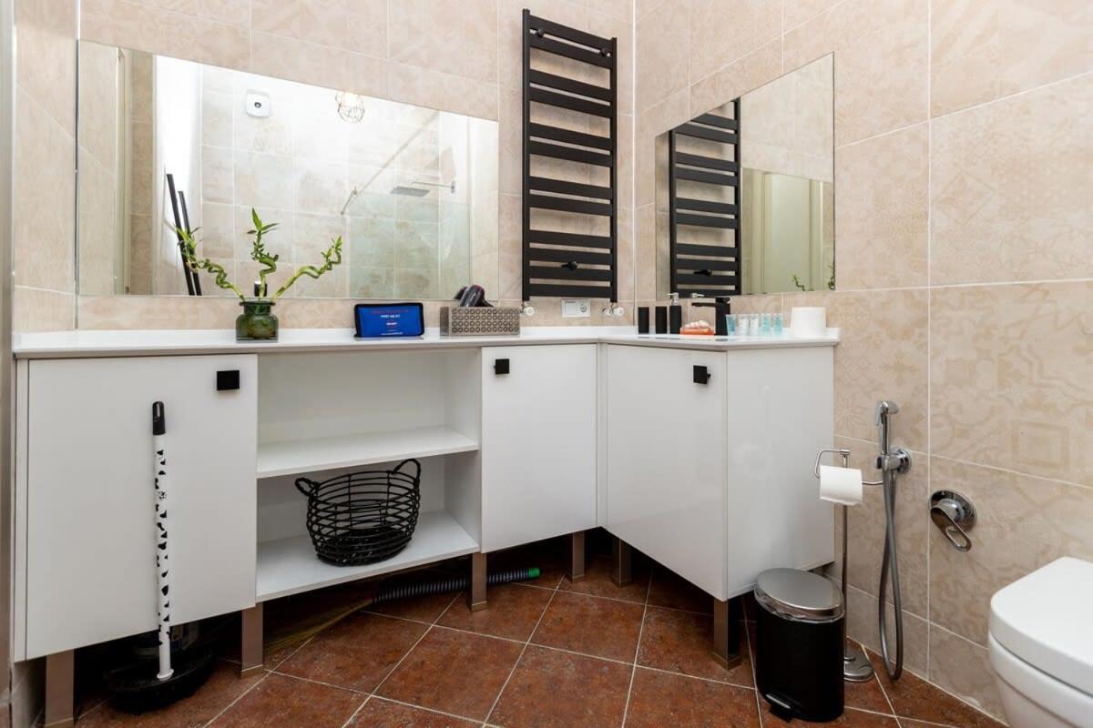 Stylish 2Br Apt In The Heart Of Old Tiflis Dış mekan fotoğraf