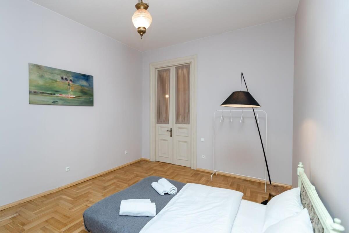 Stylish 2Br Apt In The Heart Of Old Tiflis Dış mekan fotoğraf