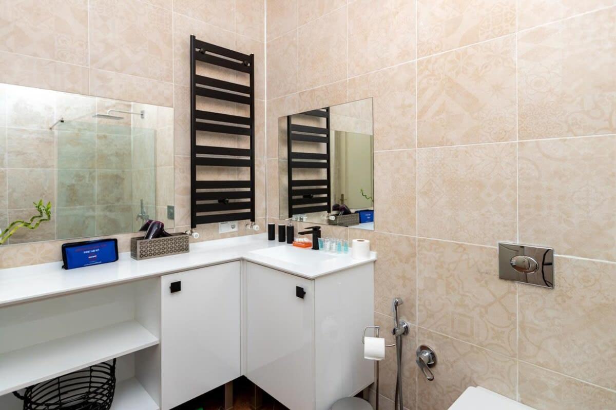 Stylish 2Br Apt In The Heart Of Old Tiflis Dış mekan fotoğraf