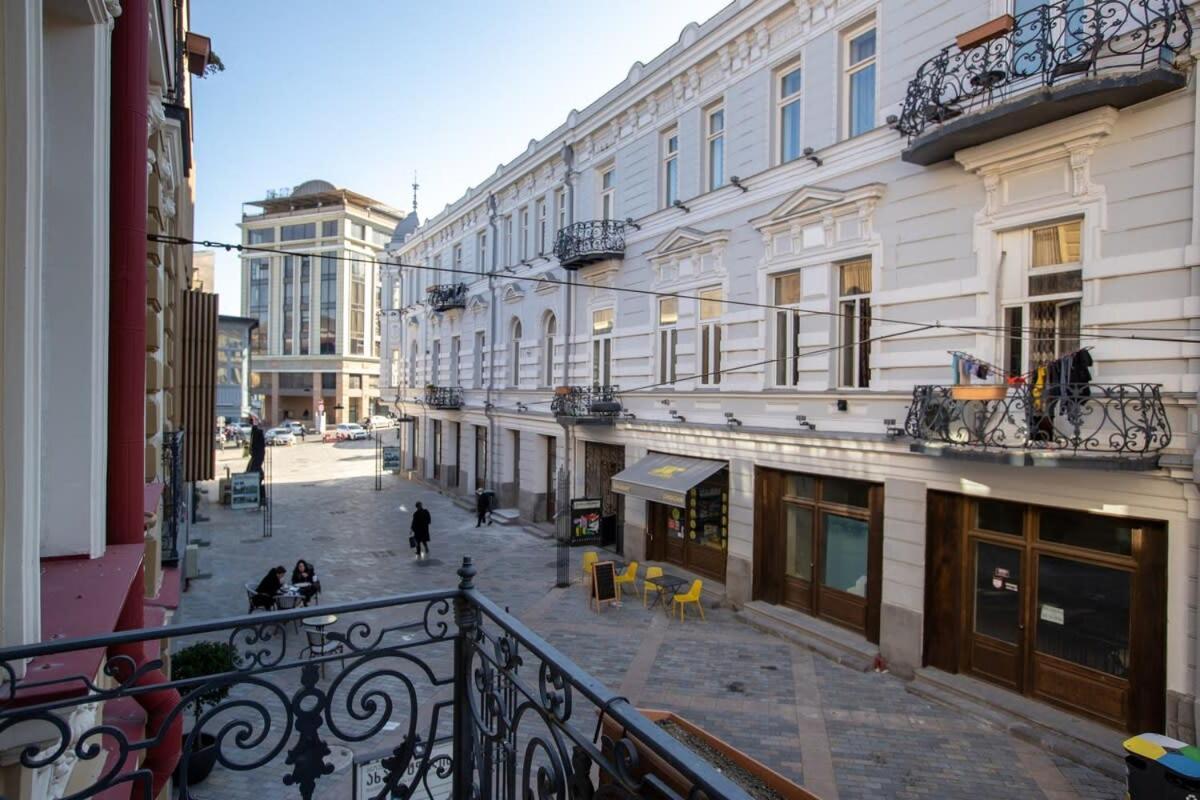 Stylish 2Br Apt In The Heart Of Old Tiflis Dış mekan fotoğraf