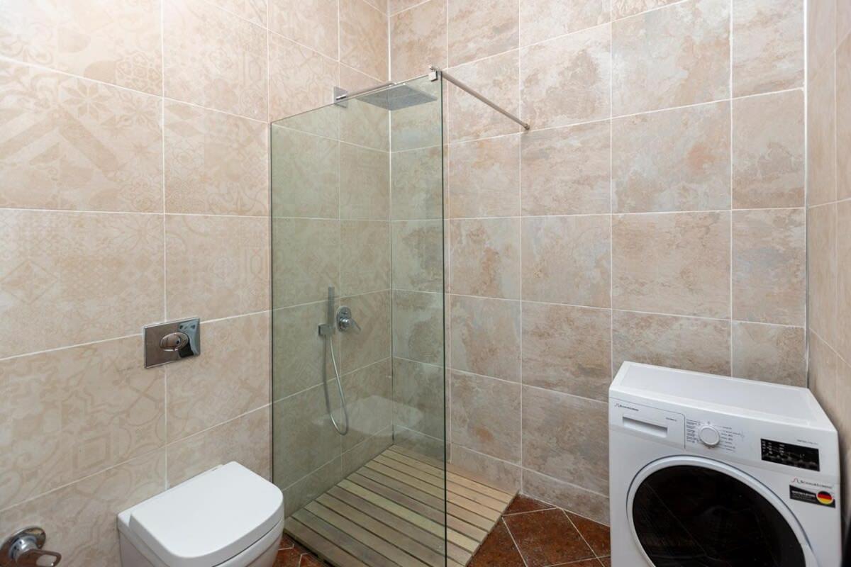 Stylish 2Br Apt In The Heart Of Old Tiflis Dış mekan fotoğraf
