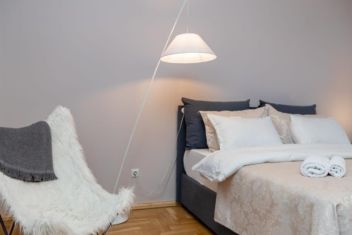 Stylish 2Br Apt In The Heart Of Old Tiflis Dış mekan fotoğraf